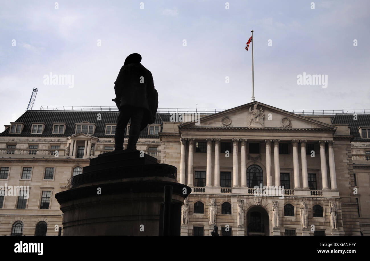 Eine allgemeine Ansicht der Bank of England, London. Kreditnehmer, die von der Bank of England auf eine rückenweise Zinssenkung hoffen, werden diese Woche wahrscheinlich enttäuscht sein, sagten Ökonomen heute. Stockfoto