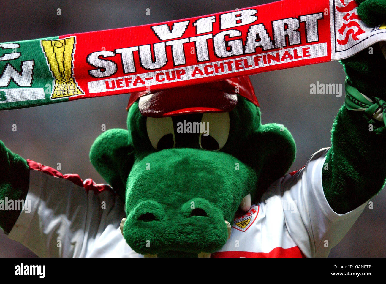 Fußball Uefa Cup Vierte Runde Bein Vfb Stuttgart Celtic Stockfotos und  -bilder Kaufen - Alamy
