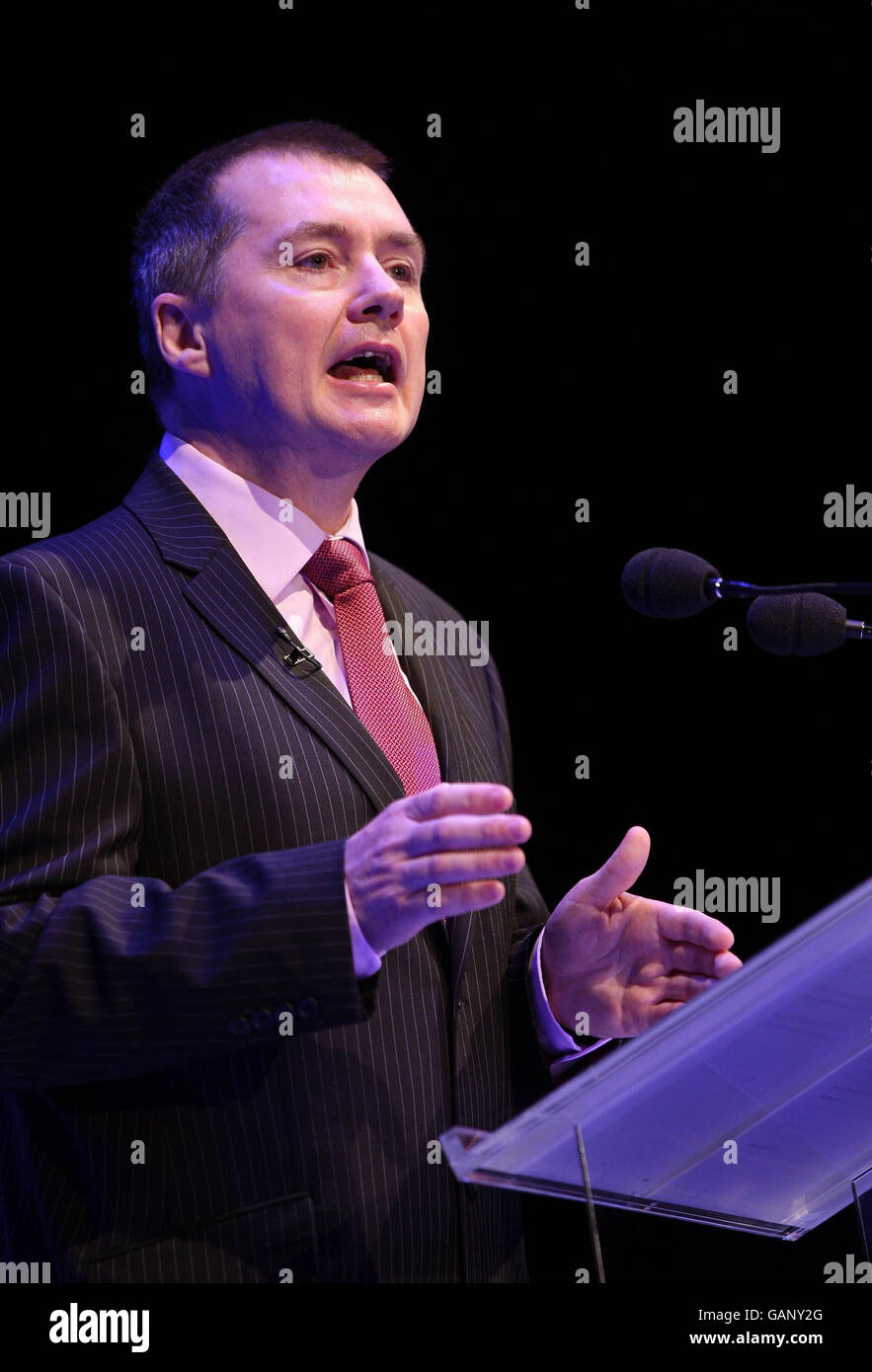 Willie Walsh, CEO von British Airways, hält eine Rede auf der Jahrestagung des Institute of Directors in der Royal Albert Hall in London. Stockfoto