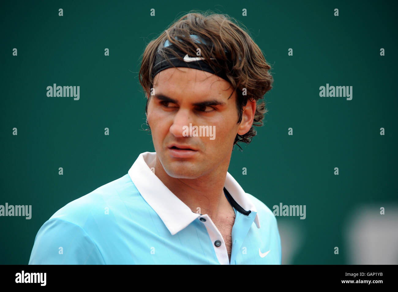 Der Schweizer Roger Federer im Einsatz gegen den spanischen Ruben Ramirez Hidalgo Stockfoto