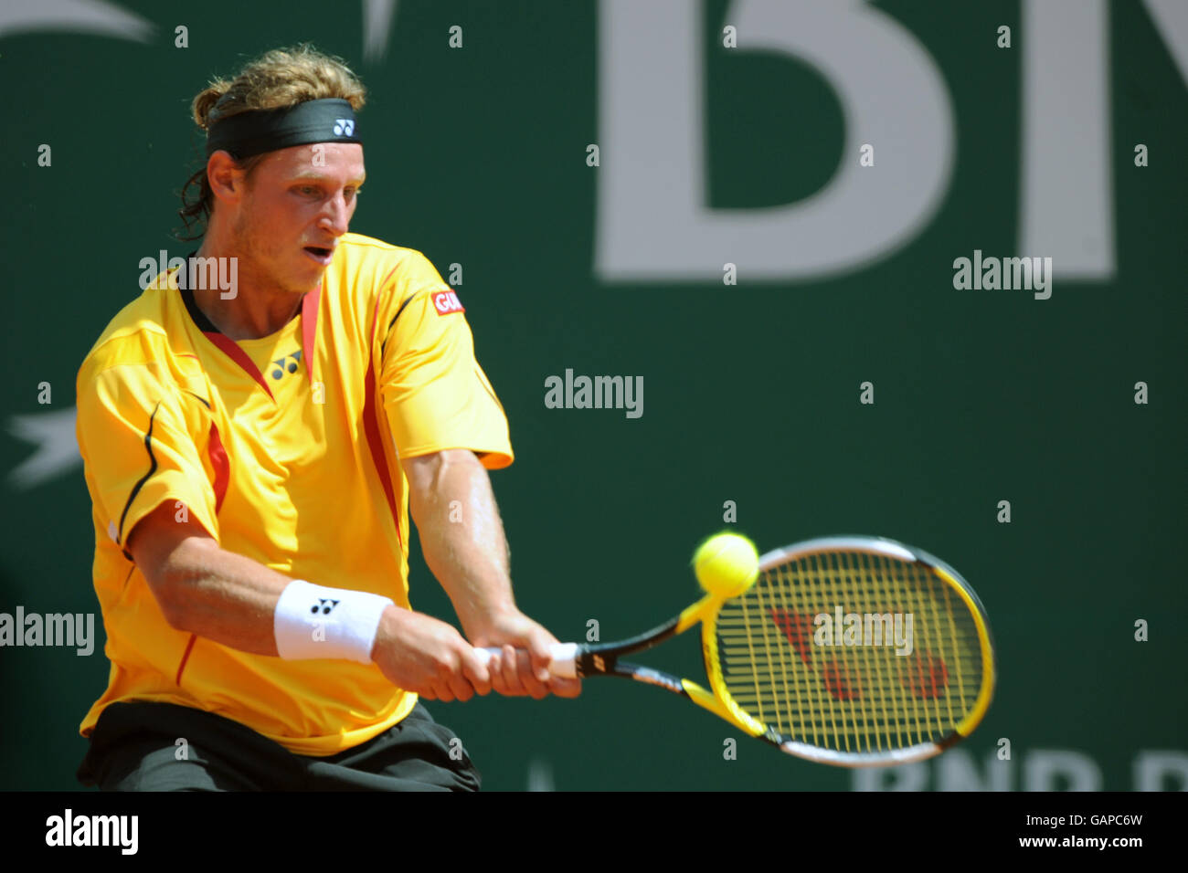 Tennis - ATP Masters Series - Monte Carlo -. Argentiniens David Nalbandian im Kampf gegen den Schweizer Roger Federer Stockfoto