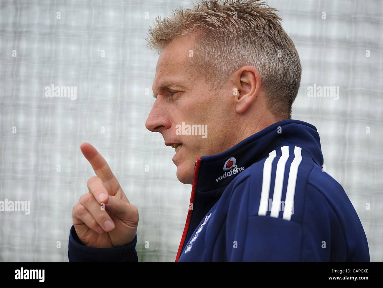 Cricket - England Nets Session Und Pressekonferenz - Old Trafford Cricket Ground. Peter Moores, England, Kopfschuss Stockfoto