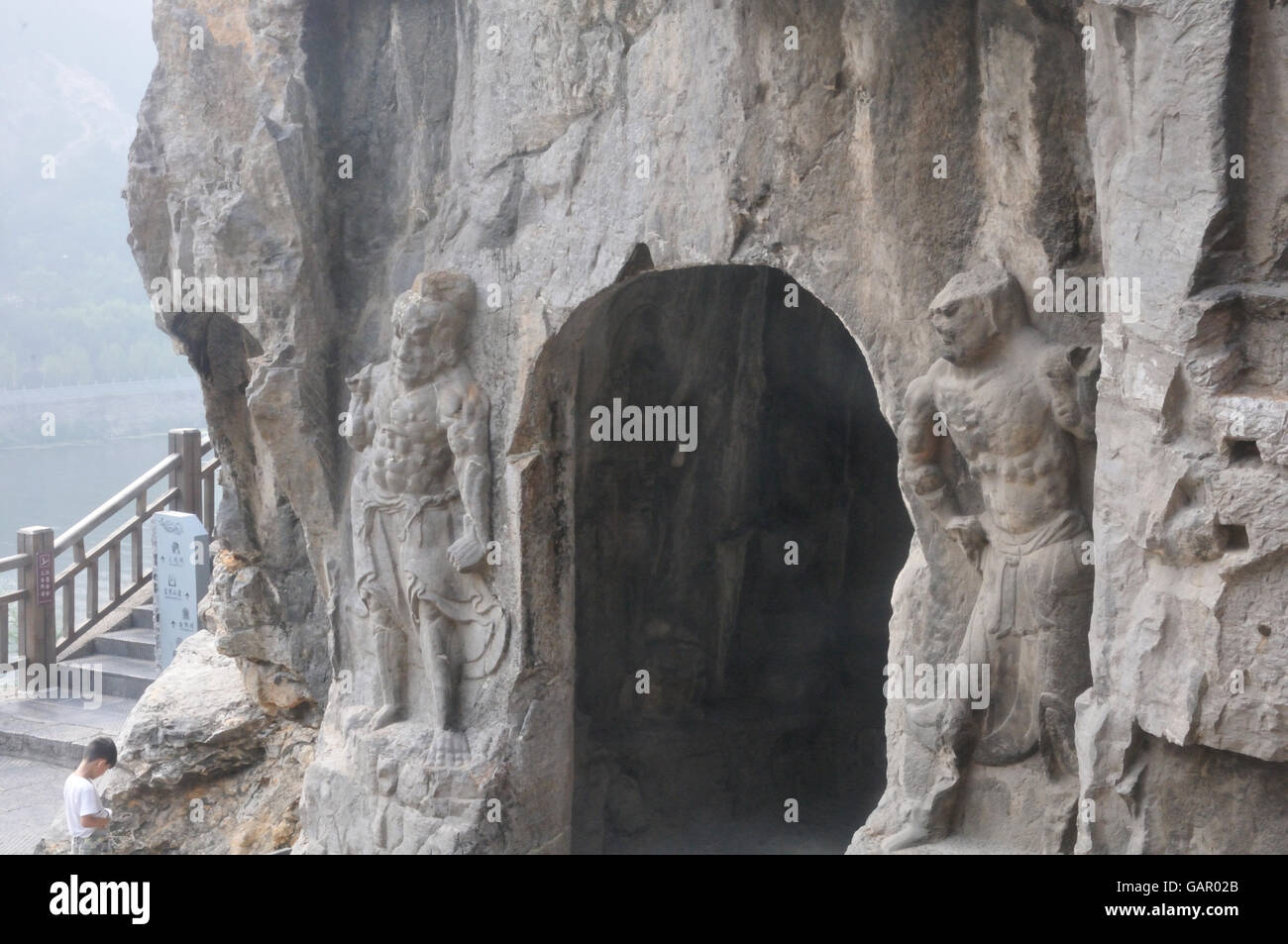 Longmen Grotten, Henan, China, kleinere Grotte Stockfoto