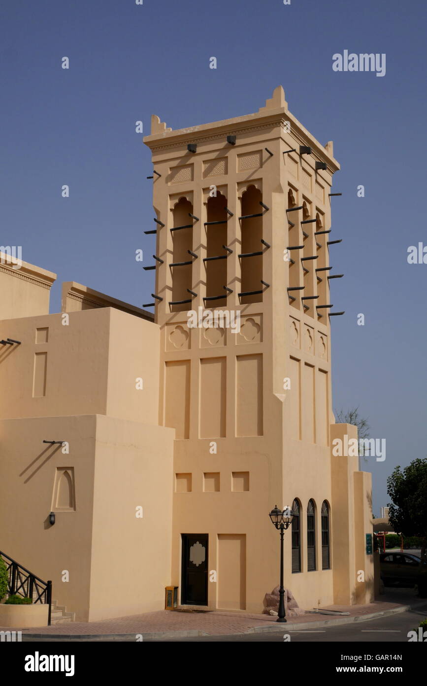 Windturm im Novotel, Königreich von Bahrain Stockfoto