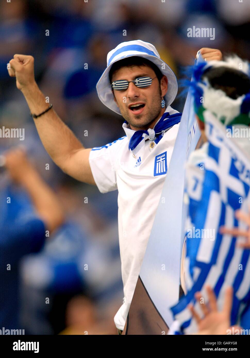 Fußball - UEFA-Europameisterschaft 2008 - Gruppe D - Griechenland - Schweden - Wals Siezenheim Stadium. Ein Griechenland-Fan vor dem Spiel Stockfoto