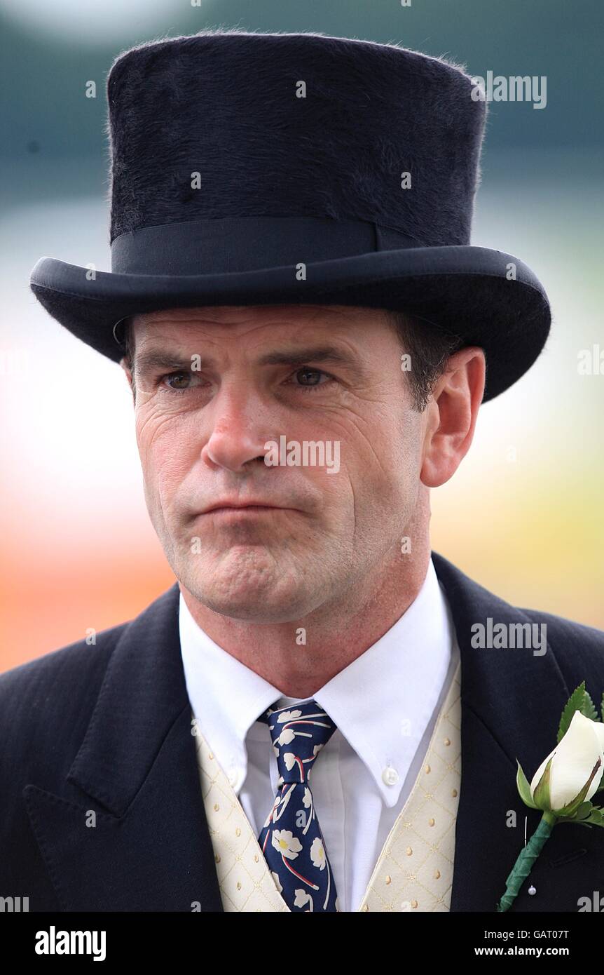 Pferderennen - 2008 Derby Festival - Derby Day - Epsom Downs Racecourse. Nick Blofeld, Geschäftsführer von Epsom Stockfoto