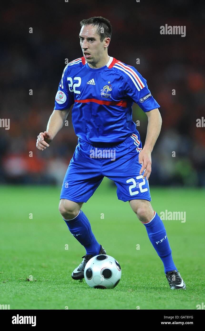 Fußball - UEFA-Europameisterschaft 2008 - Gruppe C - Holland gegen  Frankreich - Stade de Suisse. Franck Ribery, Frankreich Stockfotografie -  Alamy
