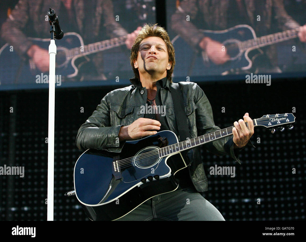 Jon Bon Jovi Von Bon Jovi Stockfotos Und bilder Kaufen Alamy Jon Bon Jovi Von Bon Jovi Stockfotos Und bilder Kaufen Alamy