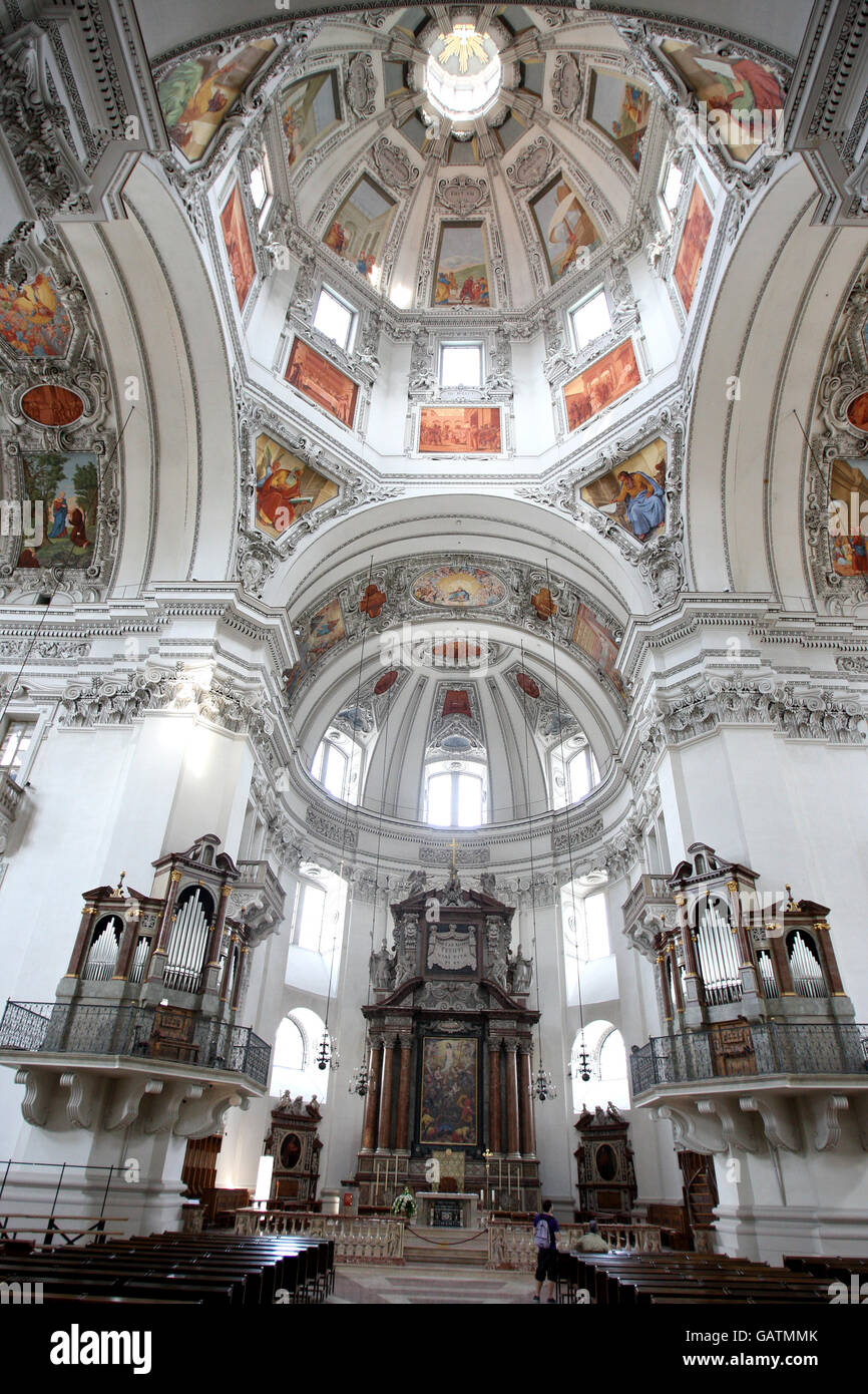 Reisestab - Salzburg - Österreich. Blick auf den Dom zu Salzburg Stockfoto