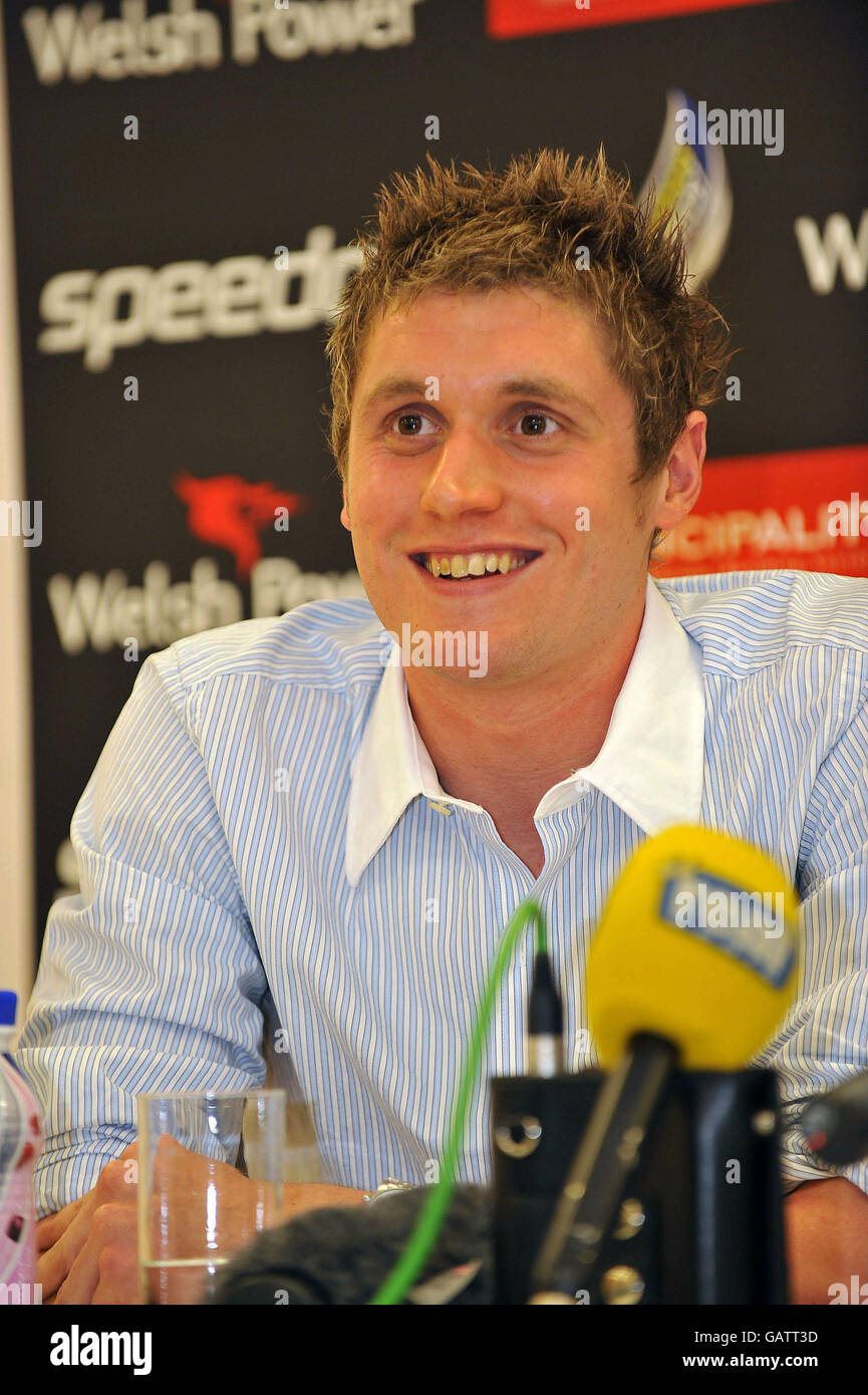 Olympia, Welt, europäischen und Commonwealth-Medaille ausgezeichneten Schwimmer David Davies hält eine Pressekonferenz und Fototermin in Cardiff Bay International Pool. Stockfoto