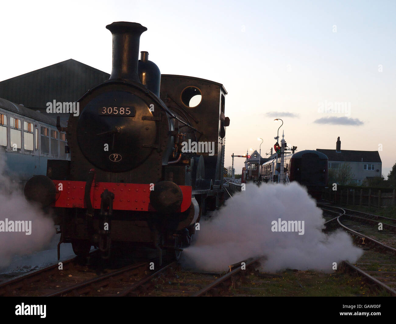 Bayer Pfau ltd 2-4-0WTSteam Lokomotive Nummer 30585 Stockfoto