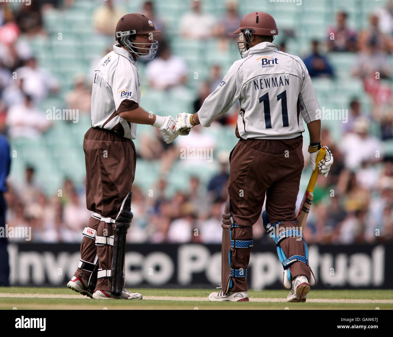 Cricket - Twenty20 Cup 2008 - South Division - Surrey Brown Caps gegen Sussex Sharks - The Brit Oval. James Benning und Scott Newman von Surrey Brown Caps Stockfoto
