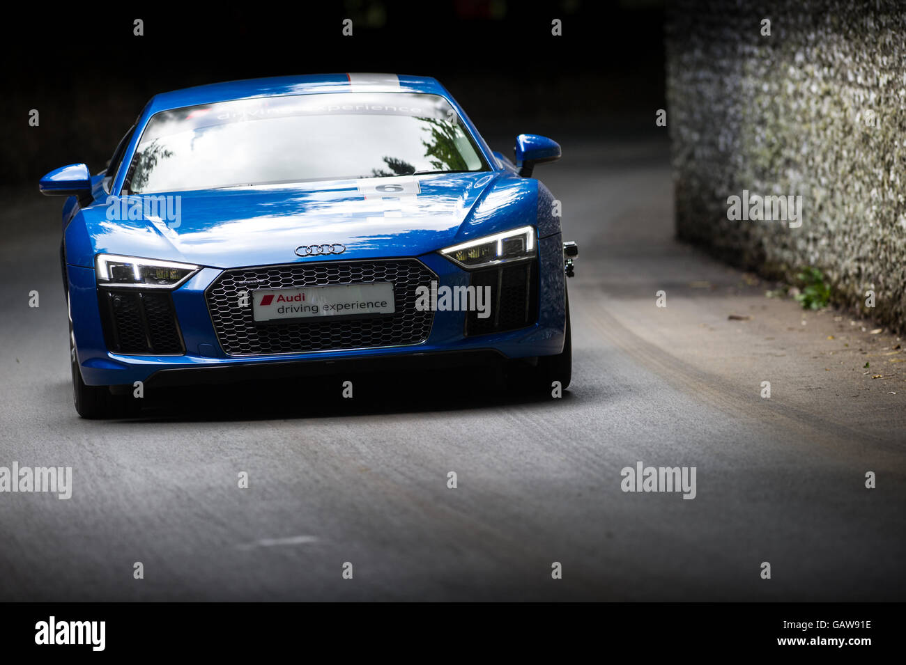 Ein Audi V8 V10 Plus fährt bergauf auf 24. Juni 2016 auf dem Goodwood Festival of Speed 2016 Stockfoto