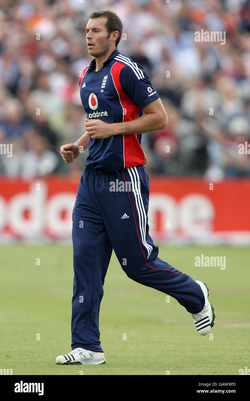 Cricket - NatWest Series - Third One Day International - England - Neuseeland - The County Ground. Chris Tremlett aus England Stockfoto