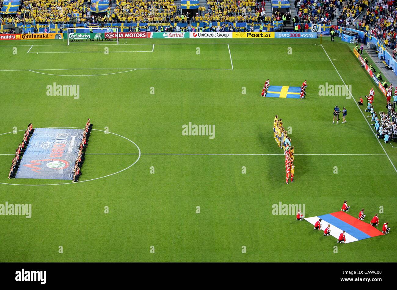 Fußball - UEFA-Europameisterschaft 2008 - Gruppe D - Russland gegen Schweden - Tivoli Neu-Stadion. Gesamtansicht des Starts des Spiels, von der Tribüne aus. Stockfoto