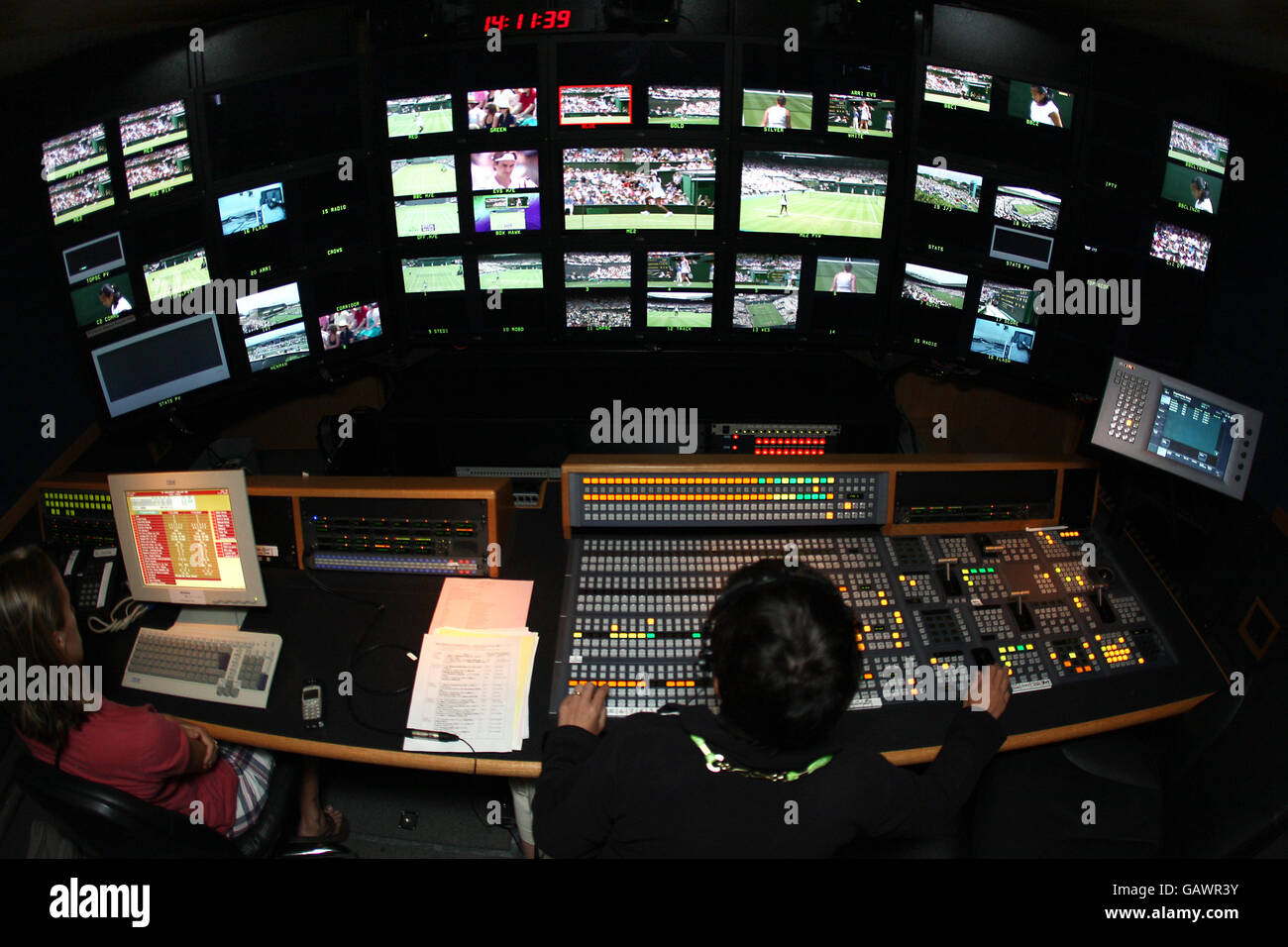 Tennis - Wimbledon Championships 2008 - Tag 2 - The All England Club. Allgemeine Ansicht des Innenbereichs der BBC Gallery während der Live-Übertragung von Wimbledon Stockfoto