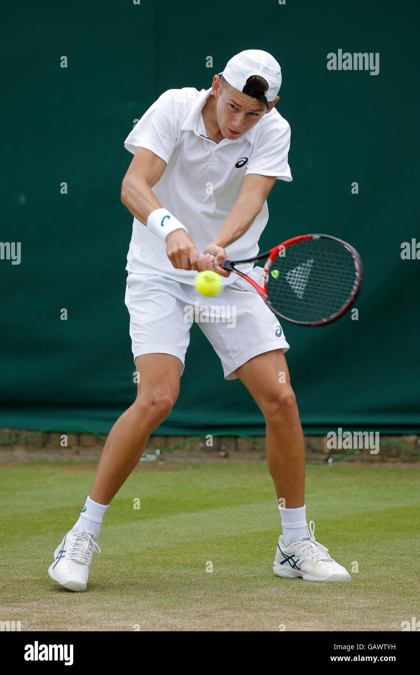 London, UK. 5. Juli 2016. Alex De Minaur Australien jungen Singles der Wimbledon Championships 2016 der All England Tennis Club, Wimbledon, London, England 5. Juli 2016 die All England Tennis Club, Wimbledon, London, England 2016 Credit: Allstar Bild Bibliothek/Alamy Live-Nachrichten Stockfoto