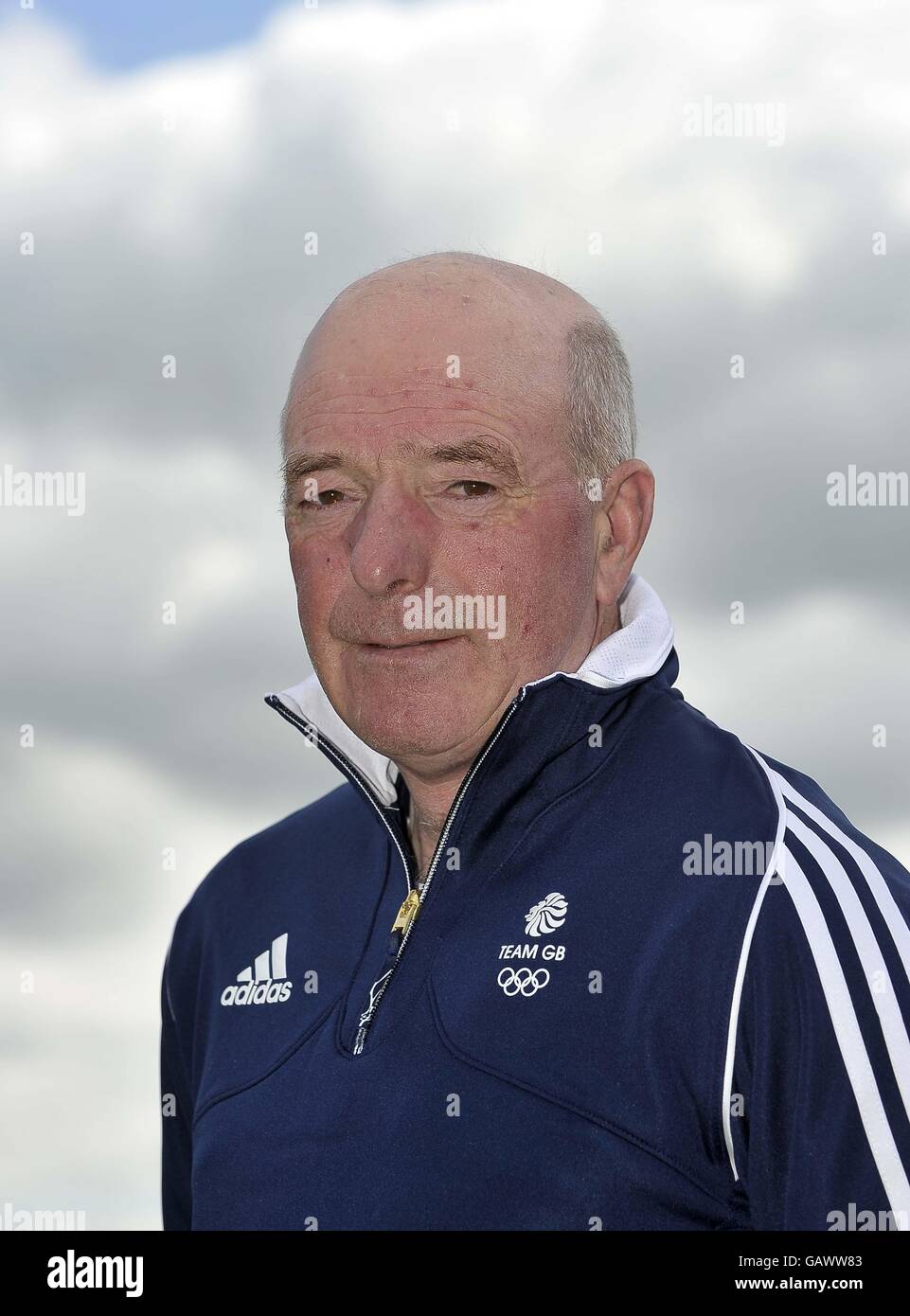 Chippenham, Wiltshire, UK. 5. Juli 2016. John Whitaker MBE, aufgrund Alter 60, West Yorkshire, mit Team Harmonie Management Co Ltd Ornellaia. TeamGB verkünden die Pferdesport-Team für die Olympischen Spiele in Rio2016. Der alte Bull Pen. Chippenham. Wiltshire. VEREINIGTES KÖNIGREICH. 07.05.2016. Bildnachweis: Sport In Bilder/Alamy Live-Nachrichten Stockfoto