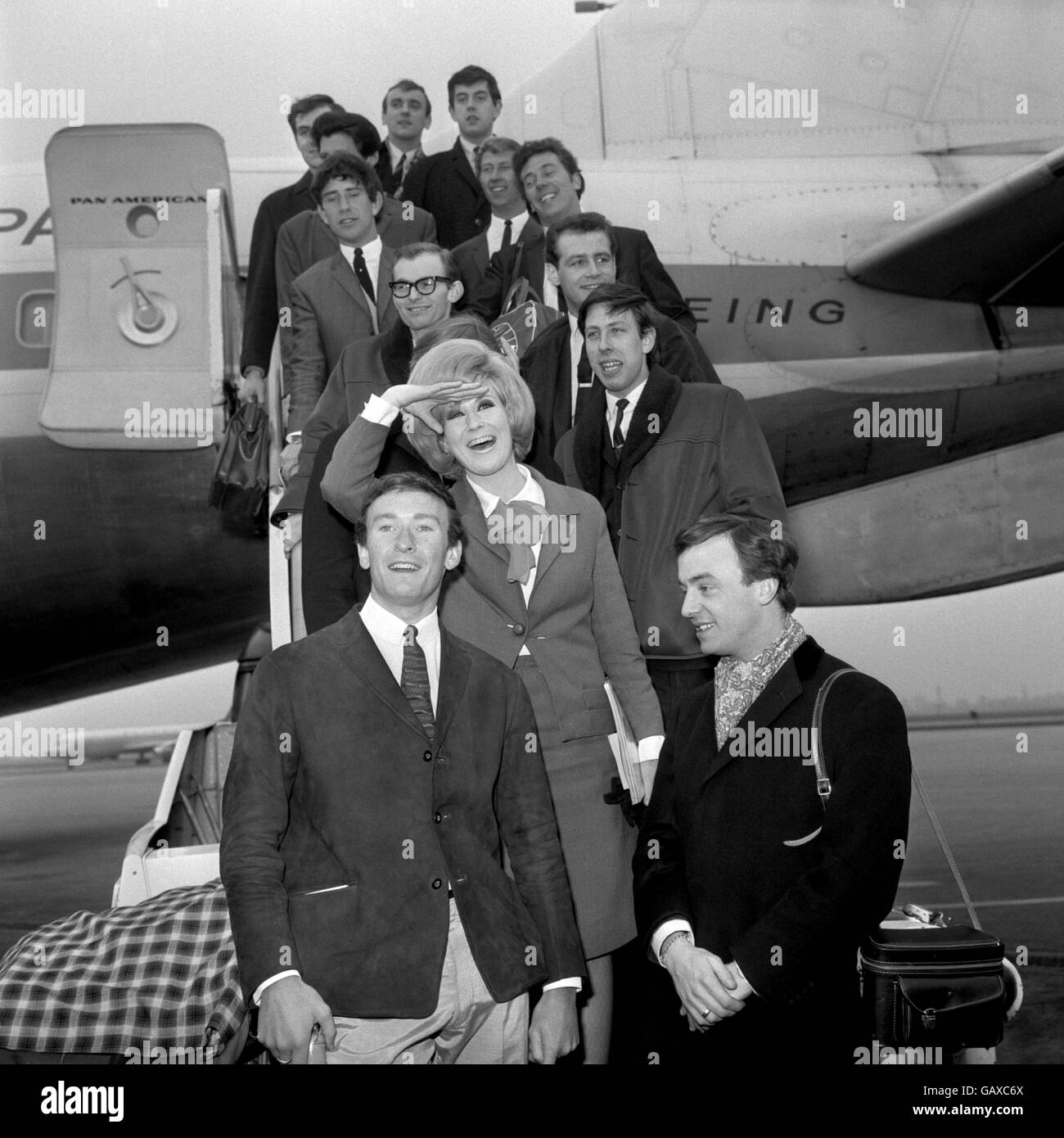 Britische Popmusik - 60er Jahre - verschiedene Bands - Flughafen London - 1964 Stockfoto