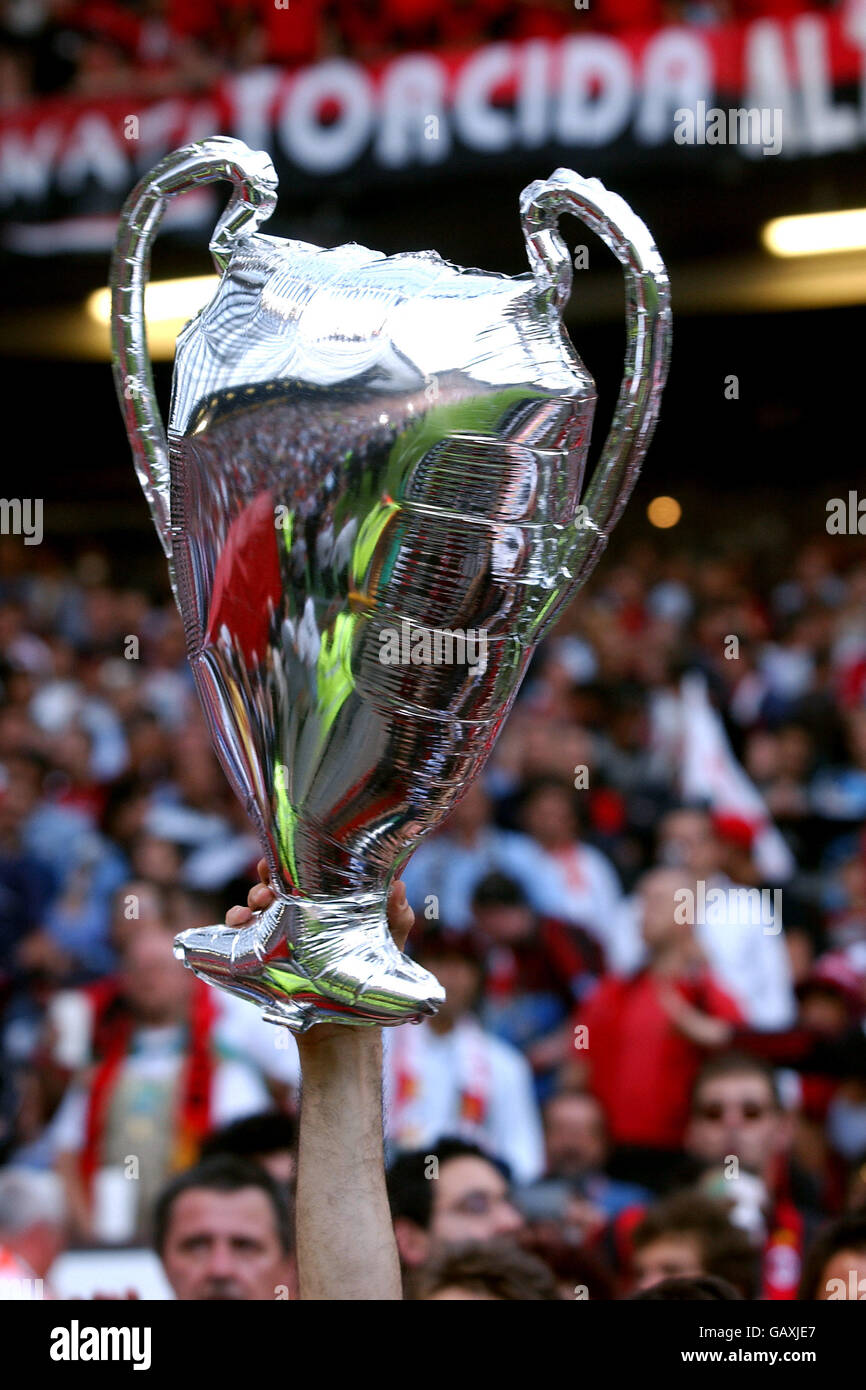 European cup inflatable -Fotos und -Bildmaterial in hoher Auflösung – Alamy