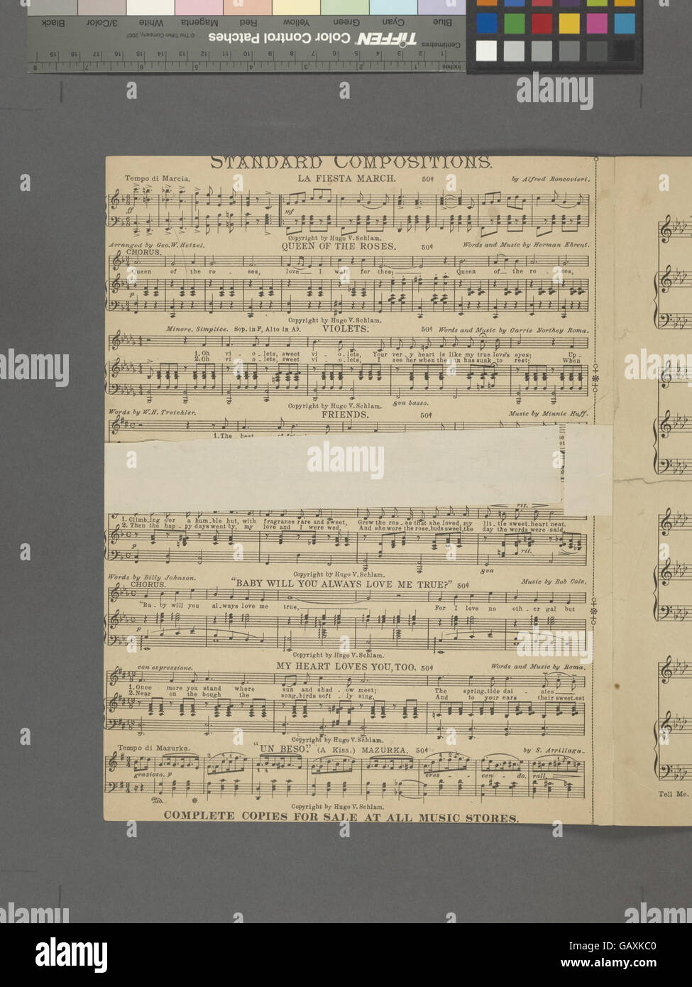 Eine Bitte um Informationen oder eine Geschichte, die den Wunsch zum Ausdruck bringt, etwas zu wissen oder von einer Erfahrung zu hören. Stockfoto