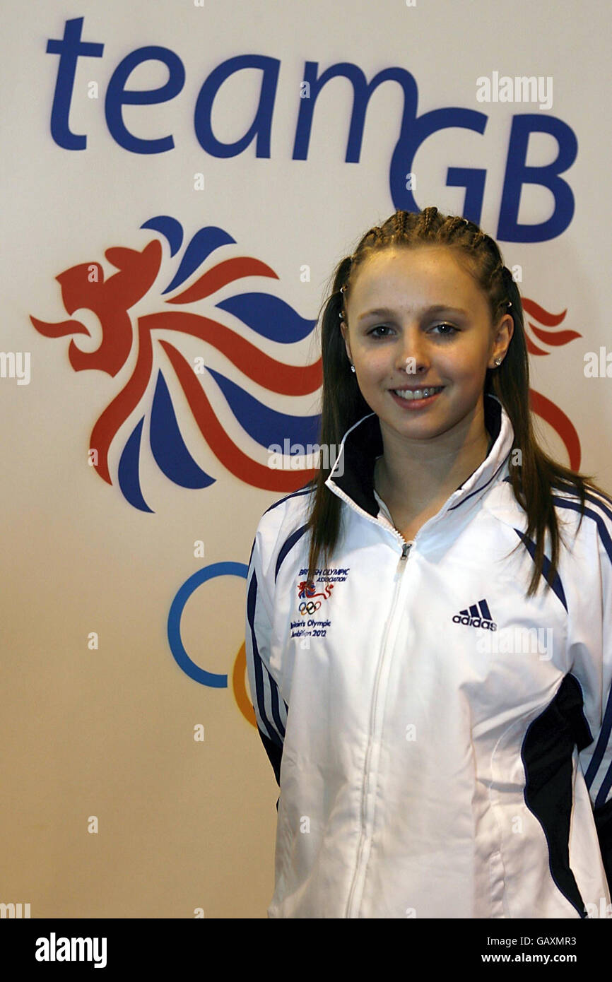 Olympische Spiele - BOA startet Großbritanniens Olympisches Ehrgeiz-Programm - der Pavillon. Emma Smith (Trampolin) während des britischen Olympia-Starts Ambition 2012 im Pavilion, NEC, Birmingham. Stockfoto