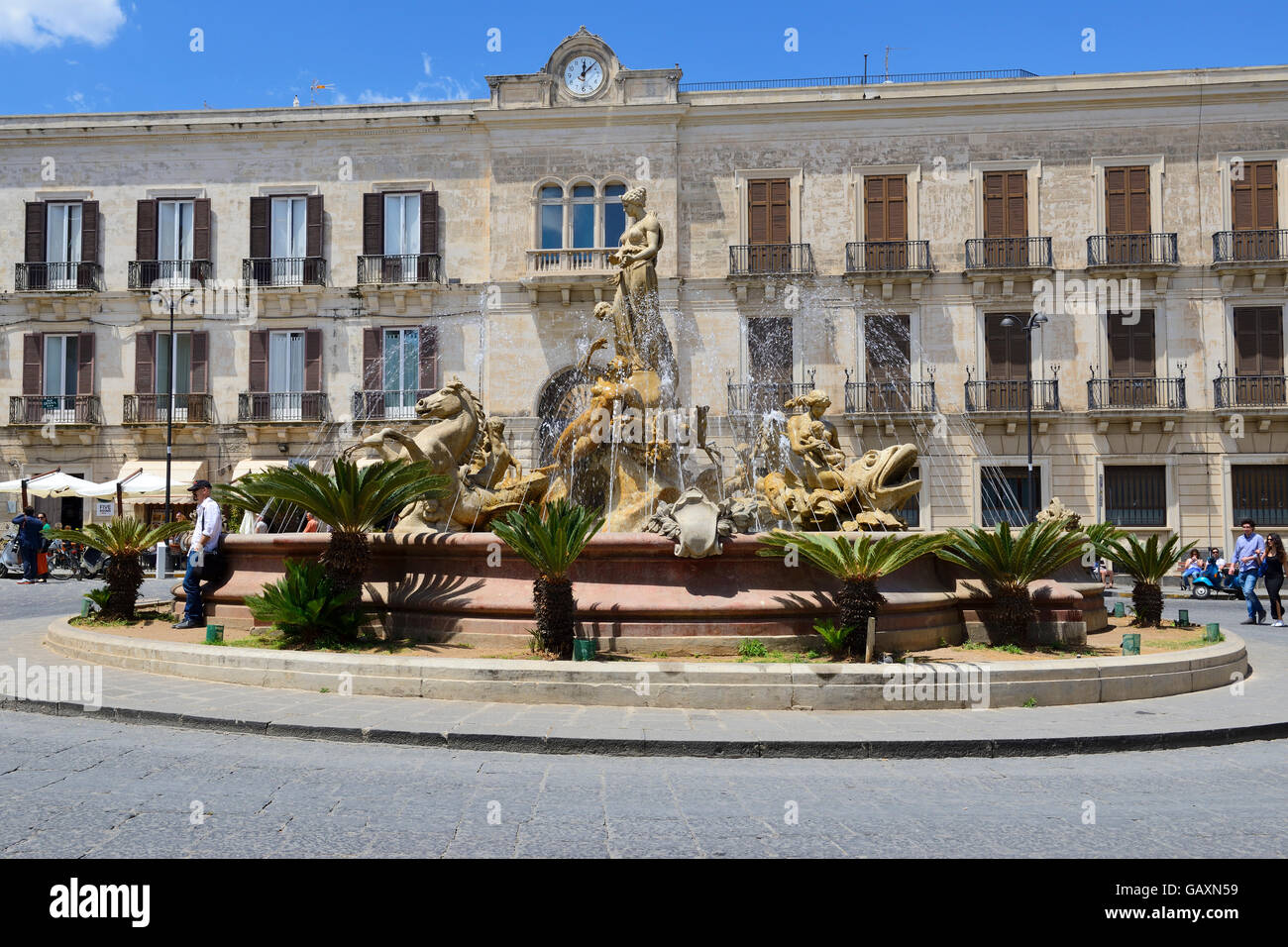 Brunnen (Fontana di Artemide) Artemis in Piazza Archimede, Ortygia, Syrakus, Sizilien, Italien Stockfoto