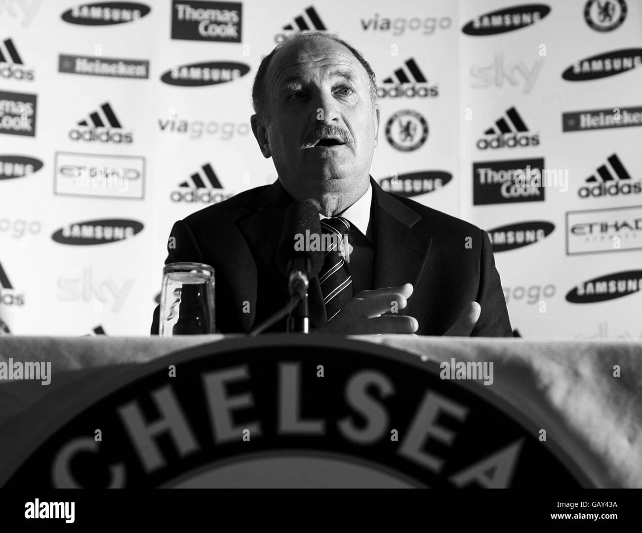 Der neue Manager von Chelsea, Luiz Roulein Scolari, während einer Pressekonferenz Stockfoto