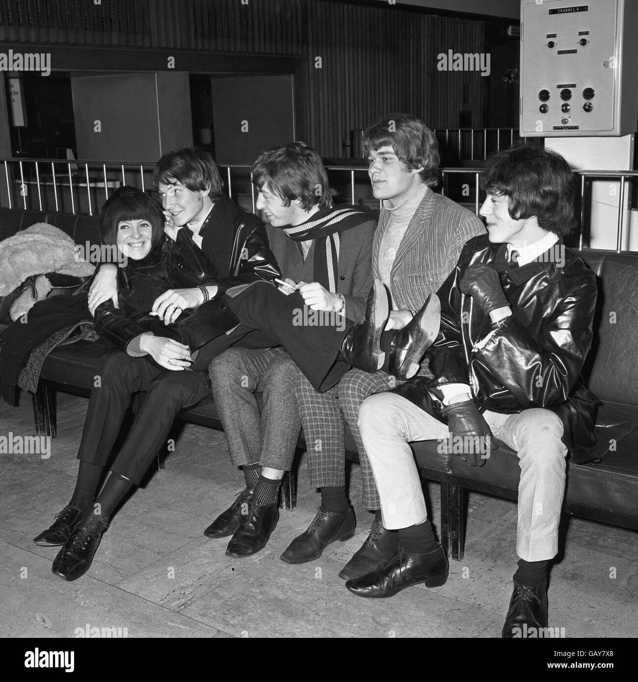 Britische Popmusik - 60er Jahre - Beryl Marsden und der Koobas - London Flughafen - 1965 Stockfoto