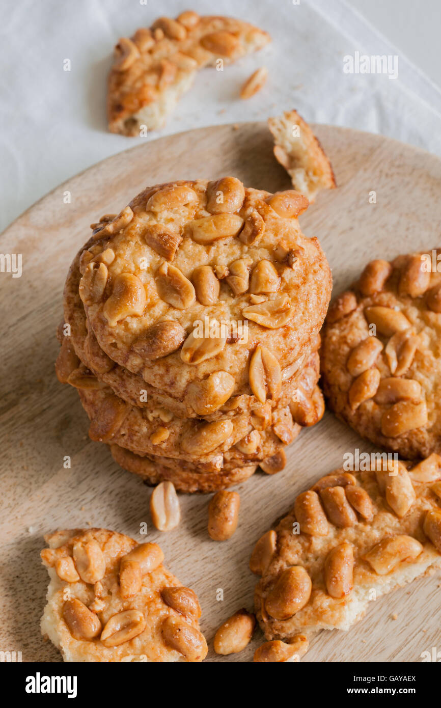 Salzige Erdnusskekse gemacht mit Zucker, Mehl und crunchy Erdnüsse ...