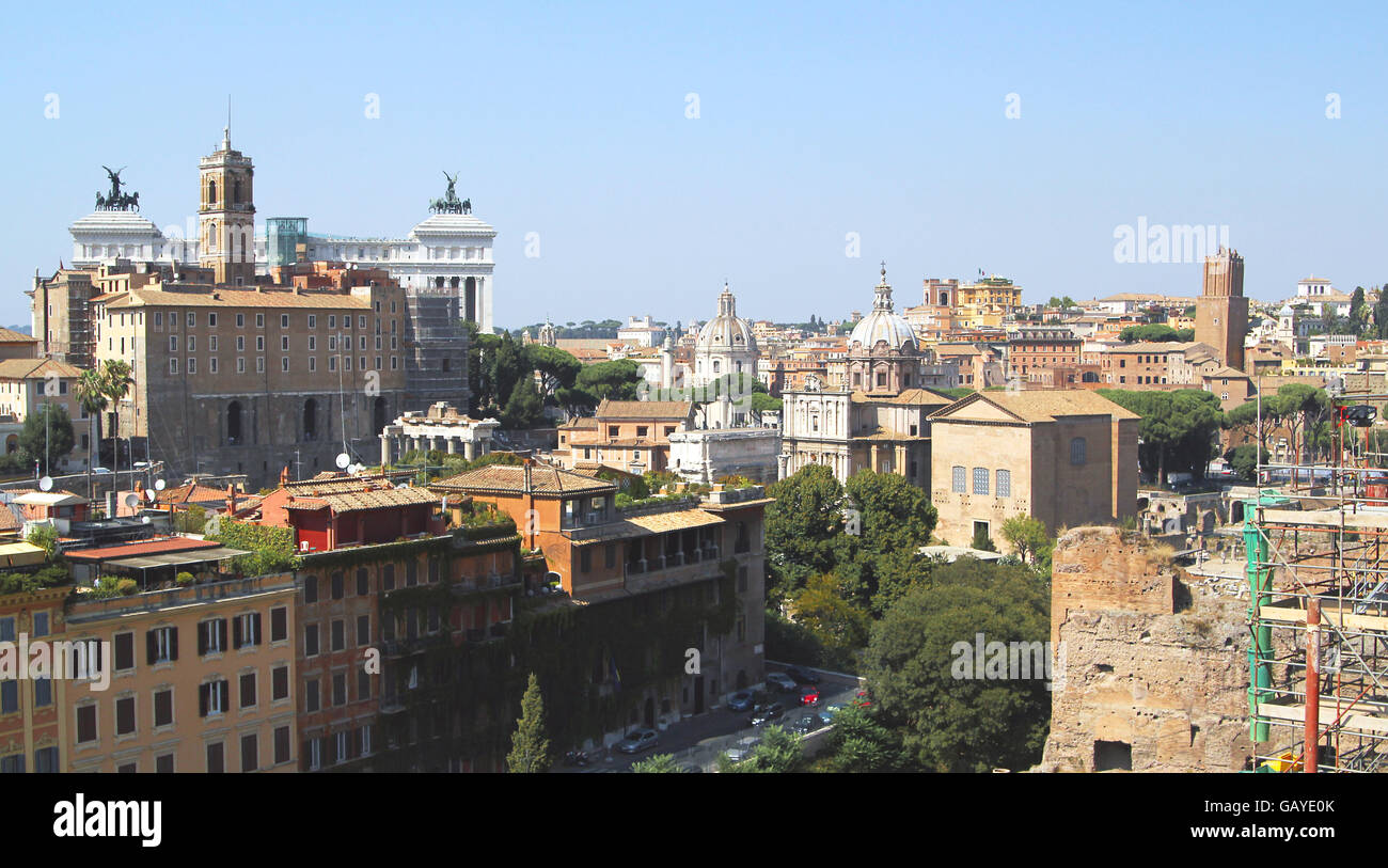 Blick über Rom (Skyline) durch das Tageslicht. Stockfoto
