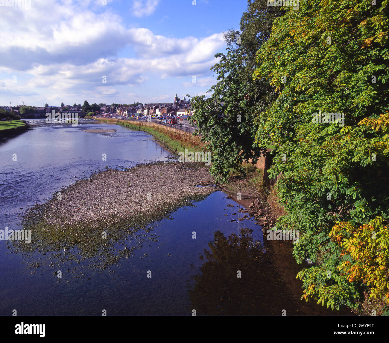 Dumfries vom Fluss Nith, Dumfries & Galloway Stockfoto