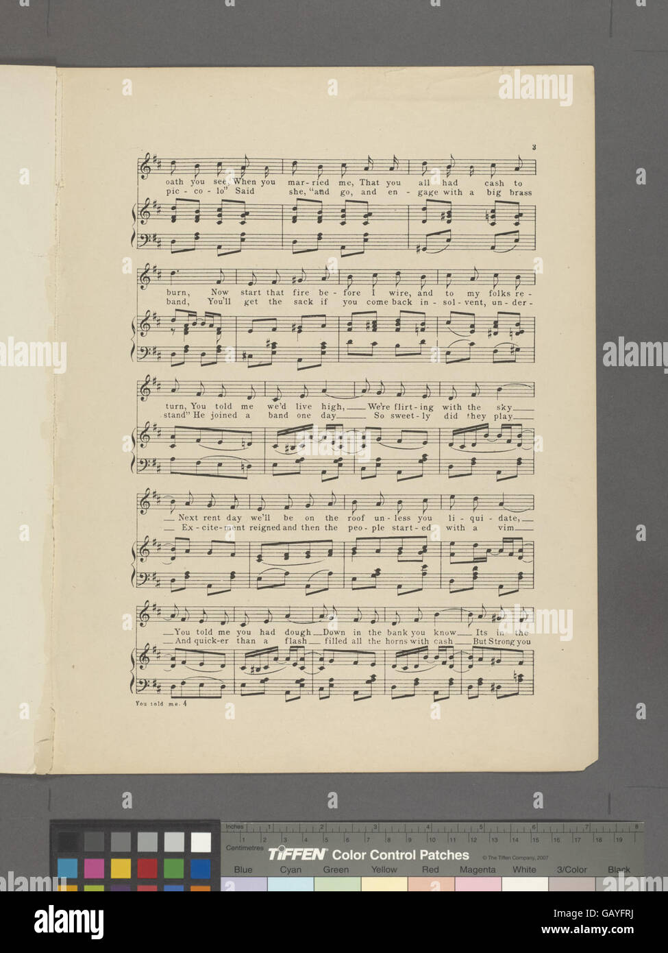 Ein bildhafter Satz, der die finanzielle Sicherheit hervorhebt und auf die Behauptung einer Person verweist, Geld gespart oder zur Verwendung verfügbar zu haben. Stockfoto