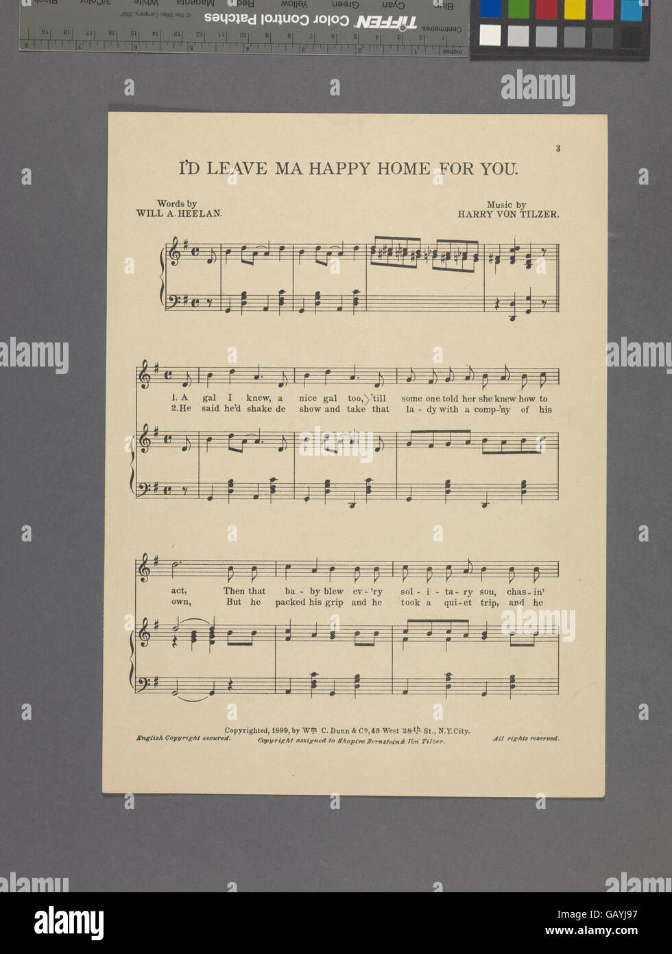 Ein Lied, das tiefe emotionale Hingabe zum Ausdruck bringt, in dem der Sänger seine Bereitschaft erklärt, alles für den, den er liebt, hinter sich zu lassen, indem er Opfer und Liebe betont. Stockfoto