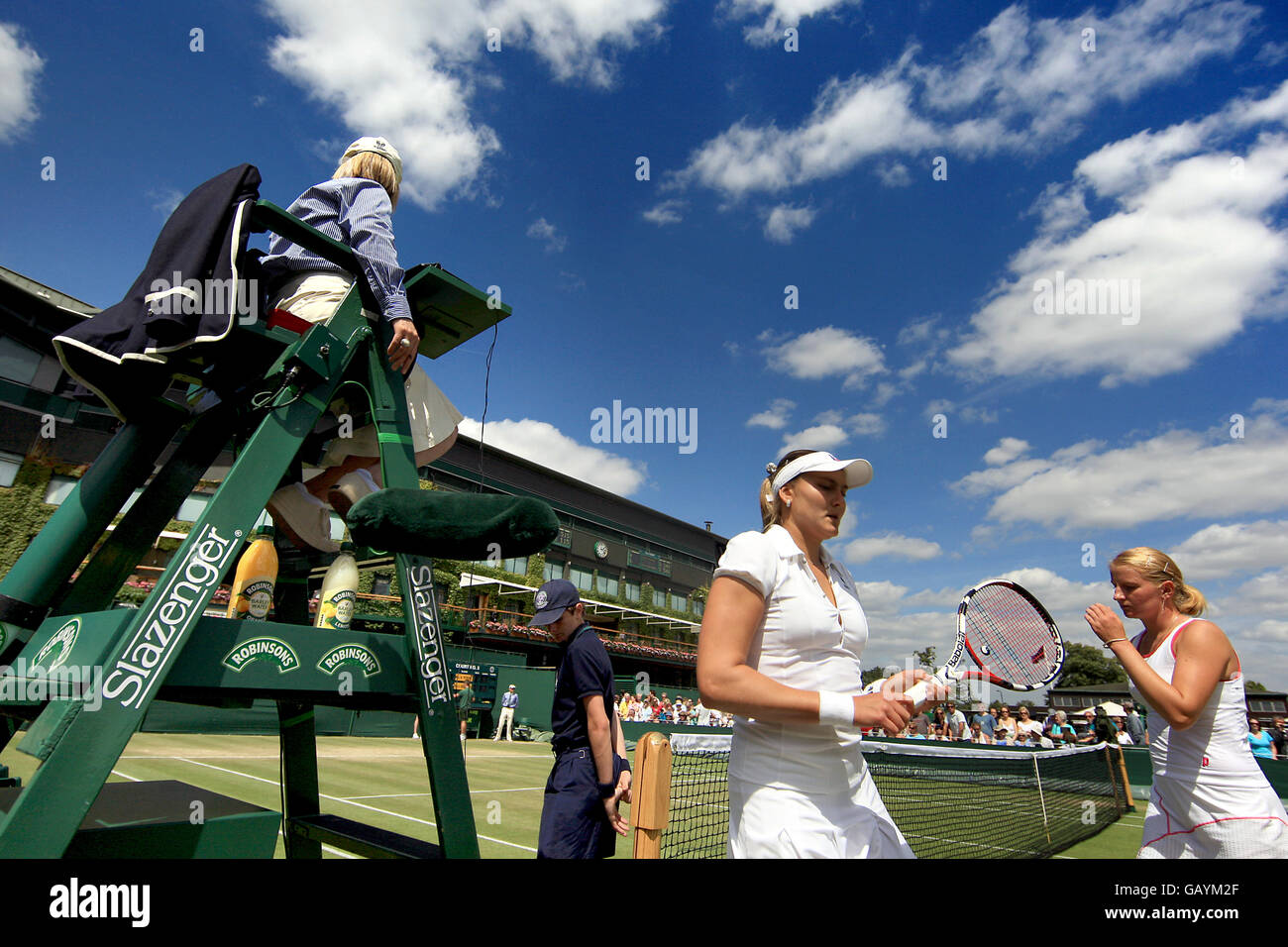 Tennis - Wimbledon Championships 2008 - Tag 7 - The All England Club. Gesamtansicht des Gerichts Nr. 3 während des Spiels zwischen Nadia Petrova und Alla Kudryavtseva Stockfoto