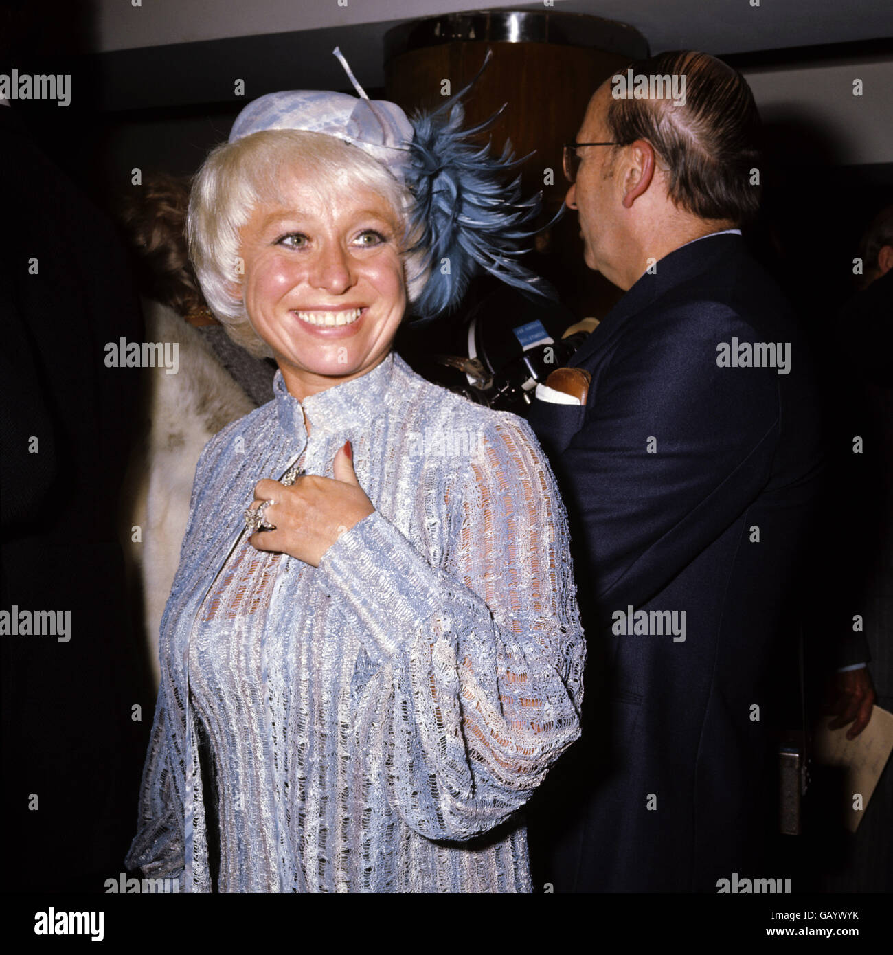 Danny la Rue Variety Club Honorary Luncheon - Savoy Hotel. Comedy-Schauspielerin Barbara Windsor Stockfoto