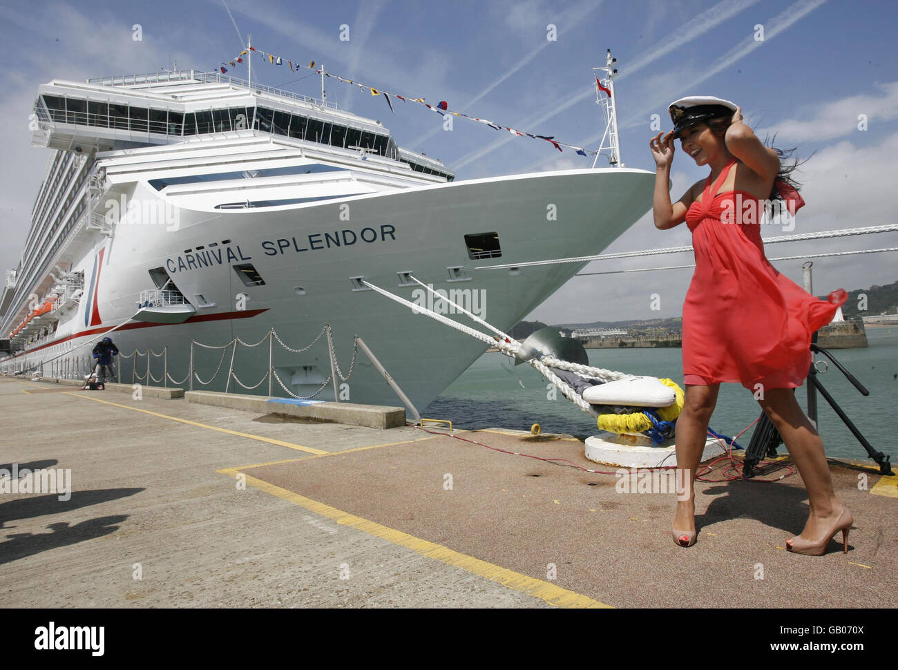Myleene Klass kommt an, um das neue Schiff, Carnival Splendor, offiziell im Hafen von Dover, Kent, zu benennen. Stockfoto