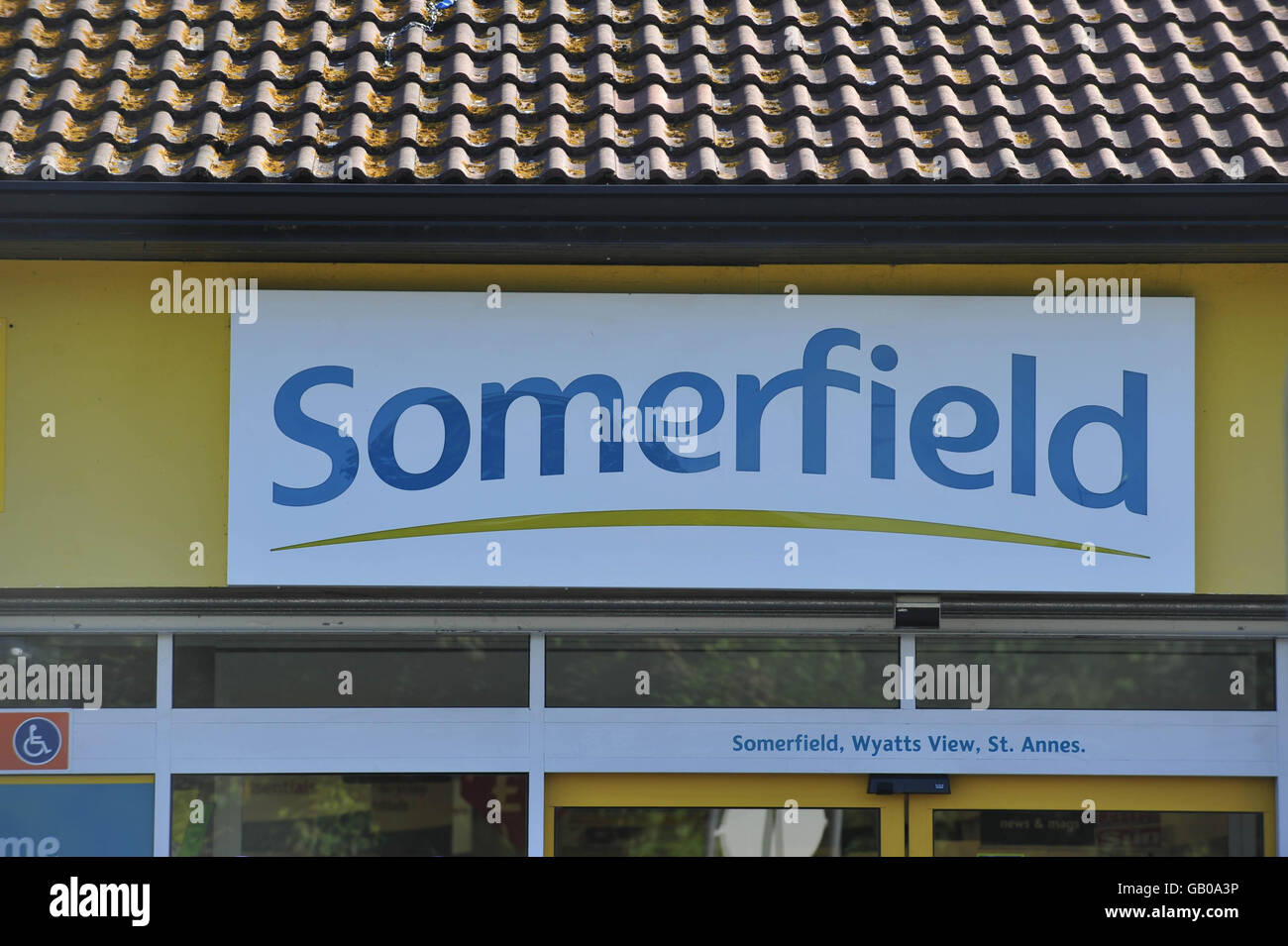 Ein Somerfield Supermarkt in St. Annes, Bristol. Die Co-operative Gruppe gab heute einen Deal bekannt, um den Supermarkt Somerfield für 1.56 Milliarden zu erwerben. Stockfoto