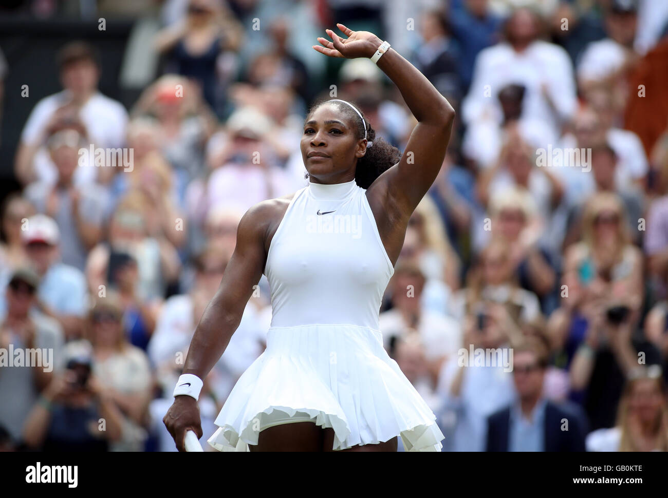 Serena Williams feiert Sieg gegen Anastasia Pavlyuchenkova am Tag acht