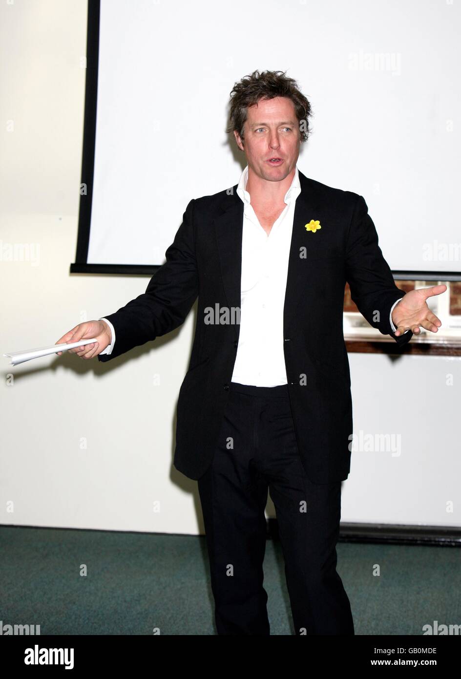 Botschafter für die Wohltätigkeitsorganisation Hugh Grant bei einer Pressekonferenz zur Bekanntgabe einer NHS-Zuteilung von 15 Millionen an Mitteln für Marie Curie Pflegedienste, am Regent's College im Zentrum von London. Stockfoto