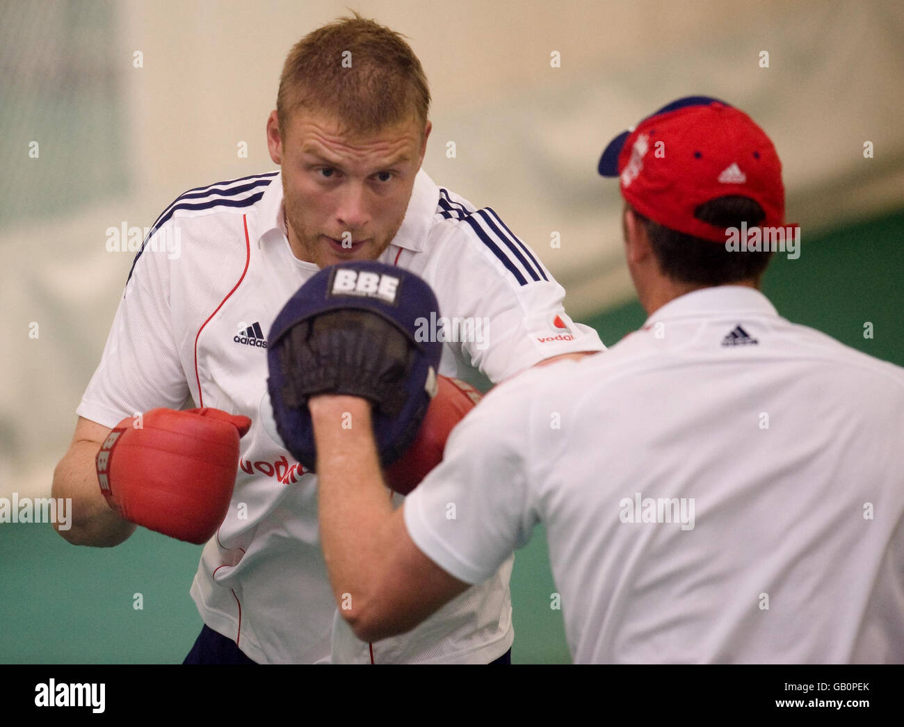 Cricket - npower Series - zweites Testspiel - England Nets Session - Headingley Cricket Ground. Andrew Flintoff aus England während der Nets-Session im Headingley Cricket Ground, Leeds. Stockfoto