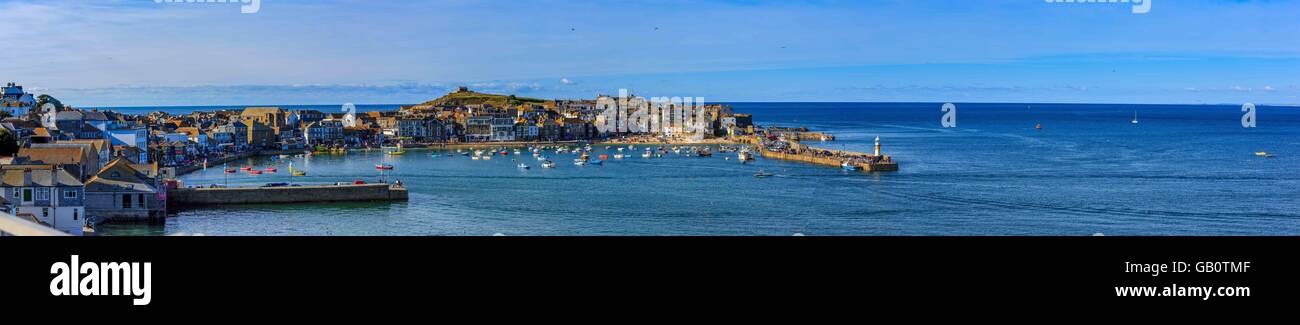 Einen Panoramablick über St Ives Hafen in Cornwall, Großbritannien Stockfoto