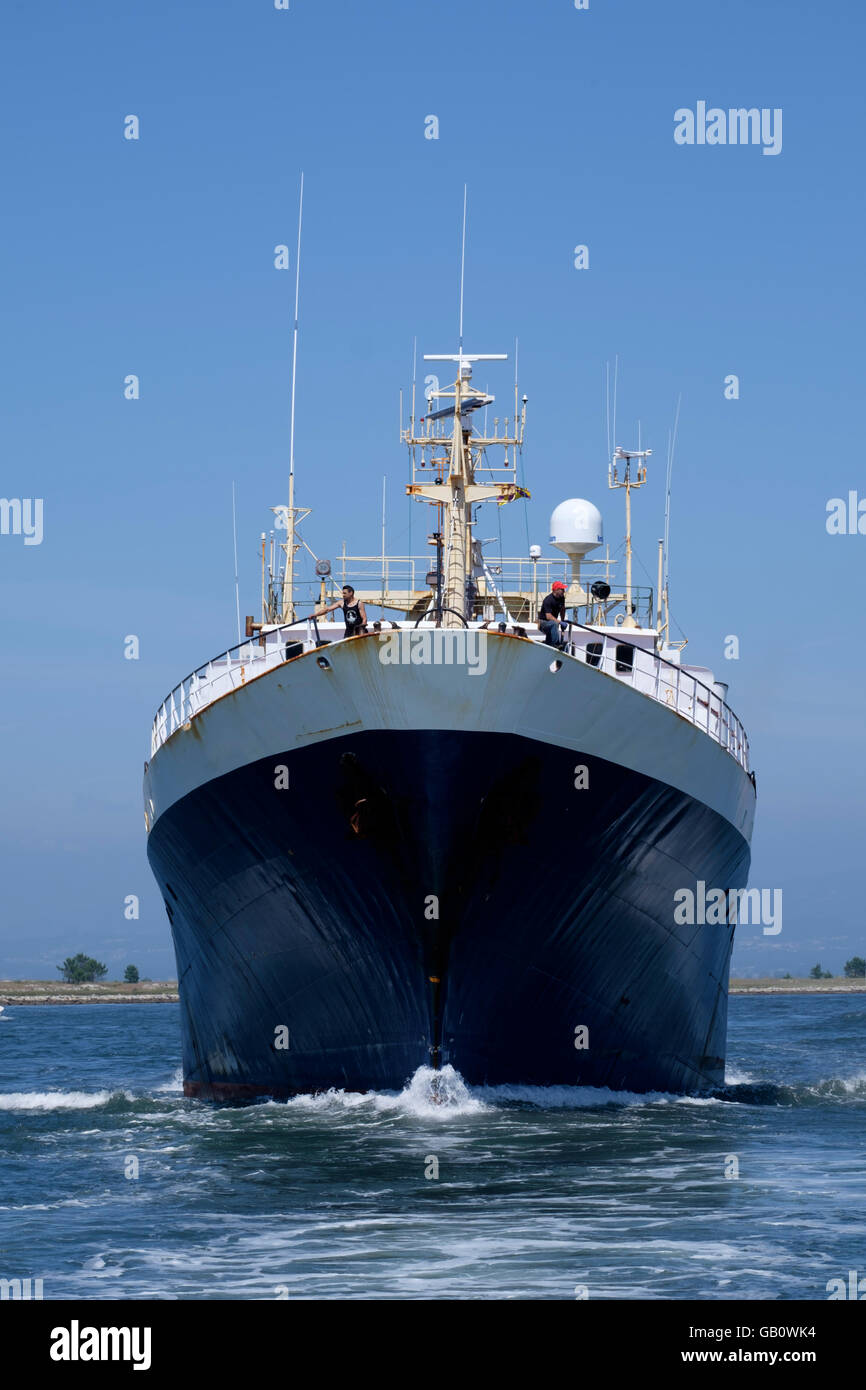 Frontalansicht des Bogens ein Bacalhoeiro Schiff, eine Art von portugiesischen Fischerboot verwendet, um auf dem Nordatlantik Kabeljau Fisch fangen Stockfoto