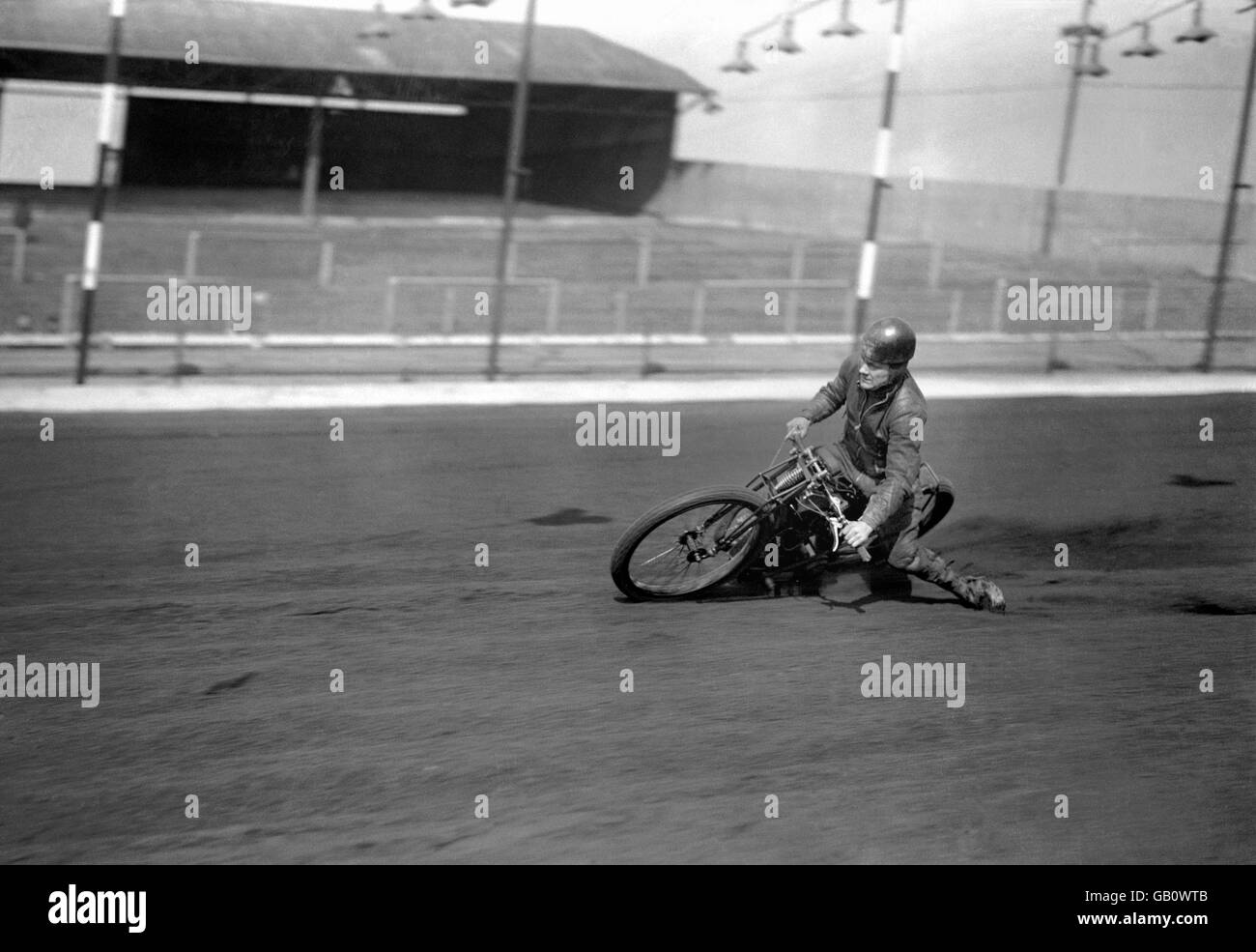 Speedway, Teams, New Cross, 1935. New Cross Rider George Newton auf Geschwindigkeit. Stockfoto