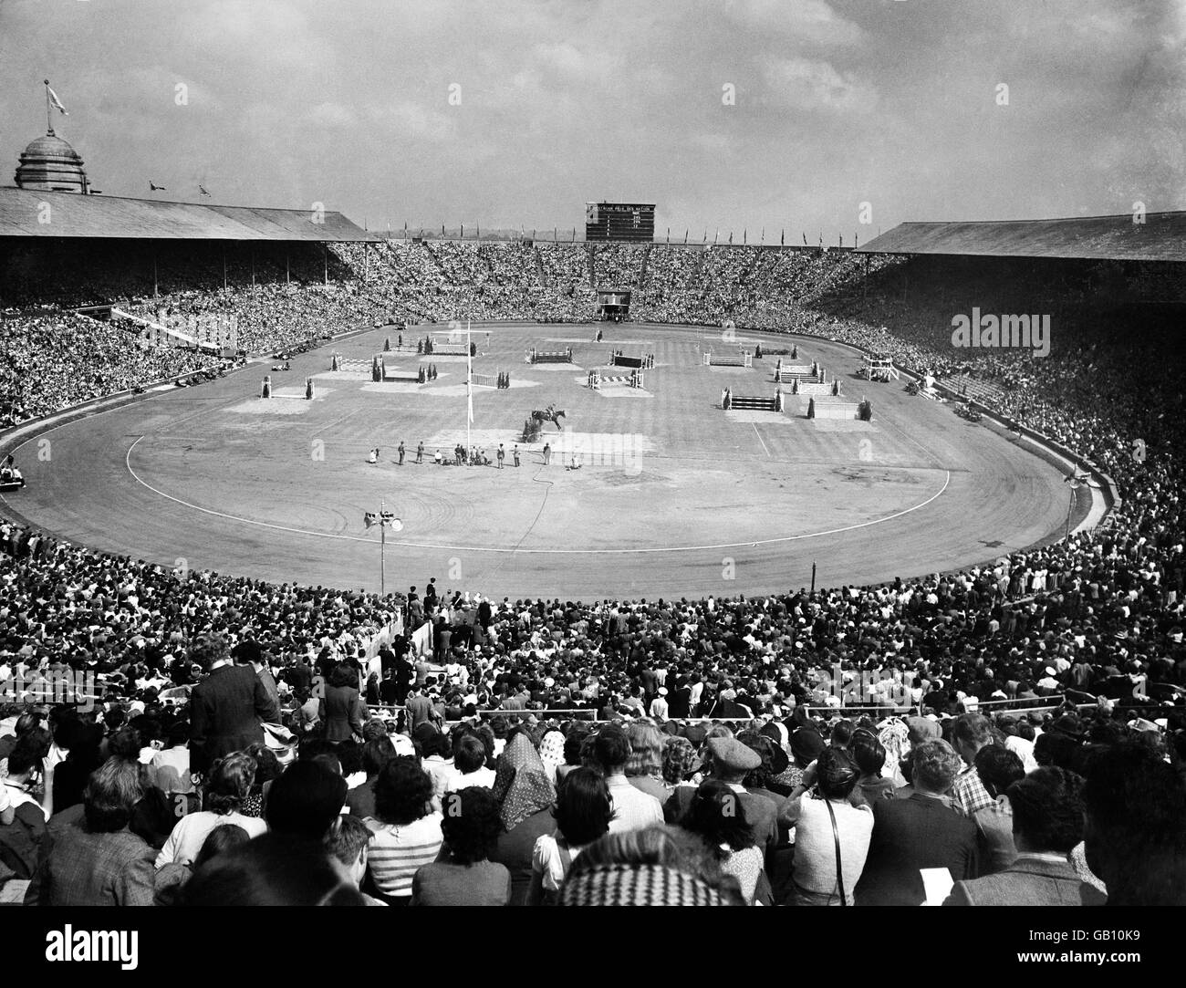 Eine allgemeine Ansicht des Prix des Nations, der der Abschlusszeremonie der Olympischen Spiele im Wembley-Stadion vorausging. Stockfoto