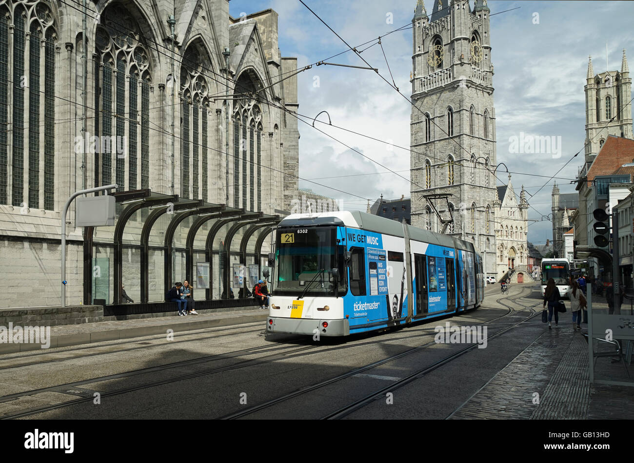 HermeLijn Straßenbahn Sankt-Nikolaus Kirche, Gent-2 vorbei Stockfoto