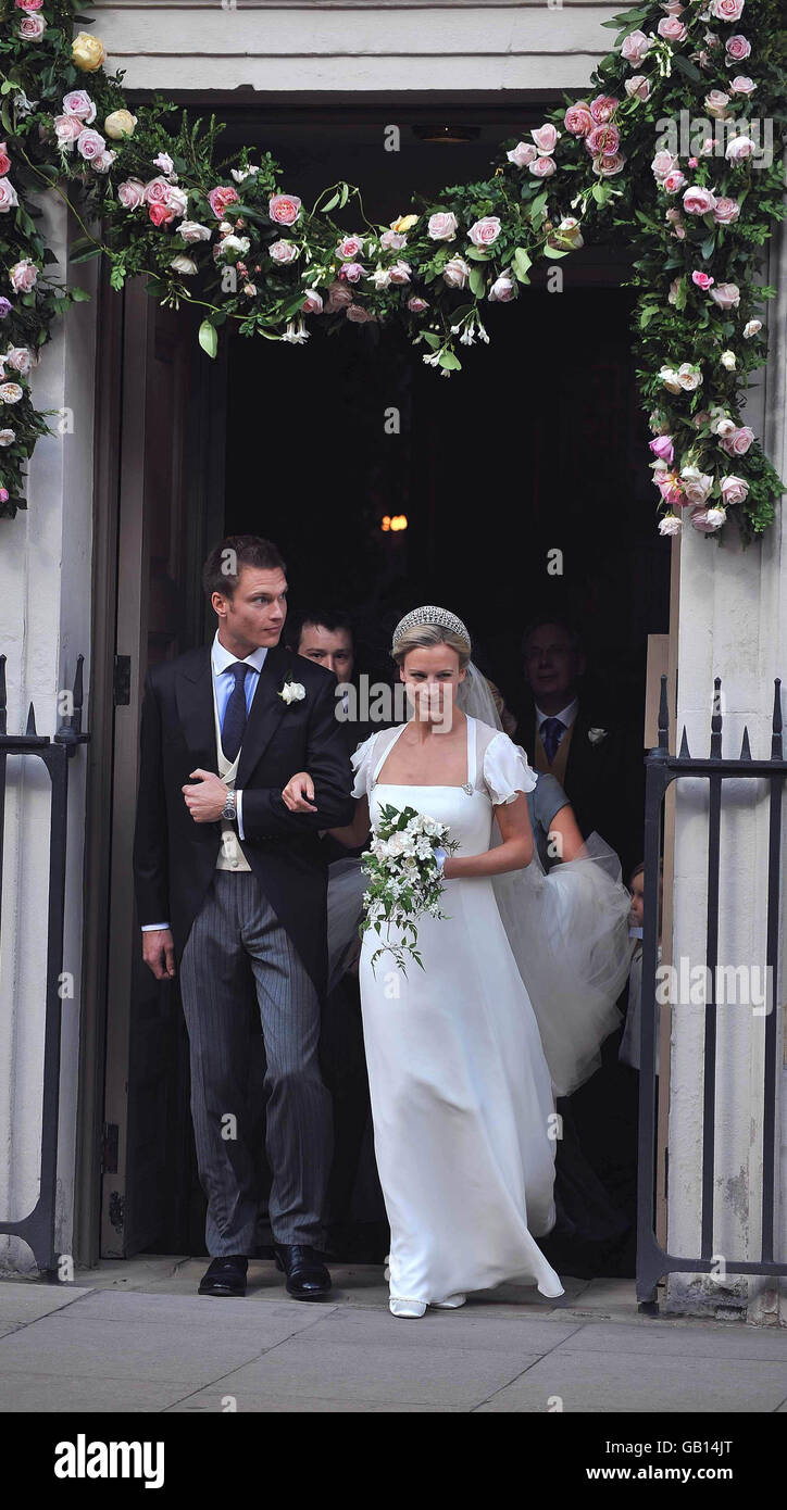 Lady Rose Windsor und ihr neuer Ehemann George Gilman verlassen nach ihrer Hochzeit die Queen's Chapel in London. Stockfoto