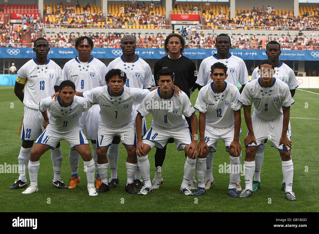 Honduras' Teamfoto vor ihrem Spiel gegen Italien im Olympiastadion, Qinhuangdao, China Stockfoto