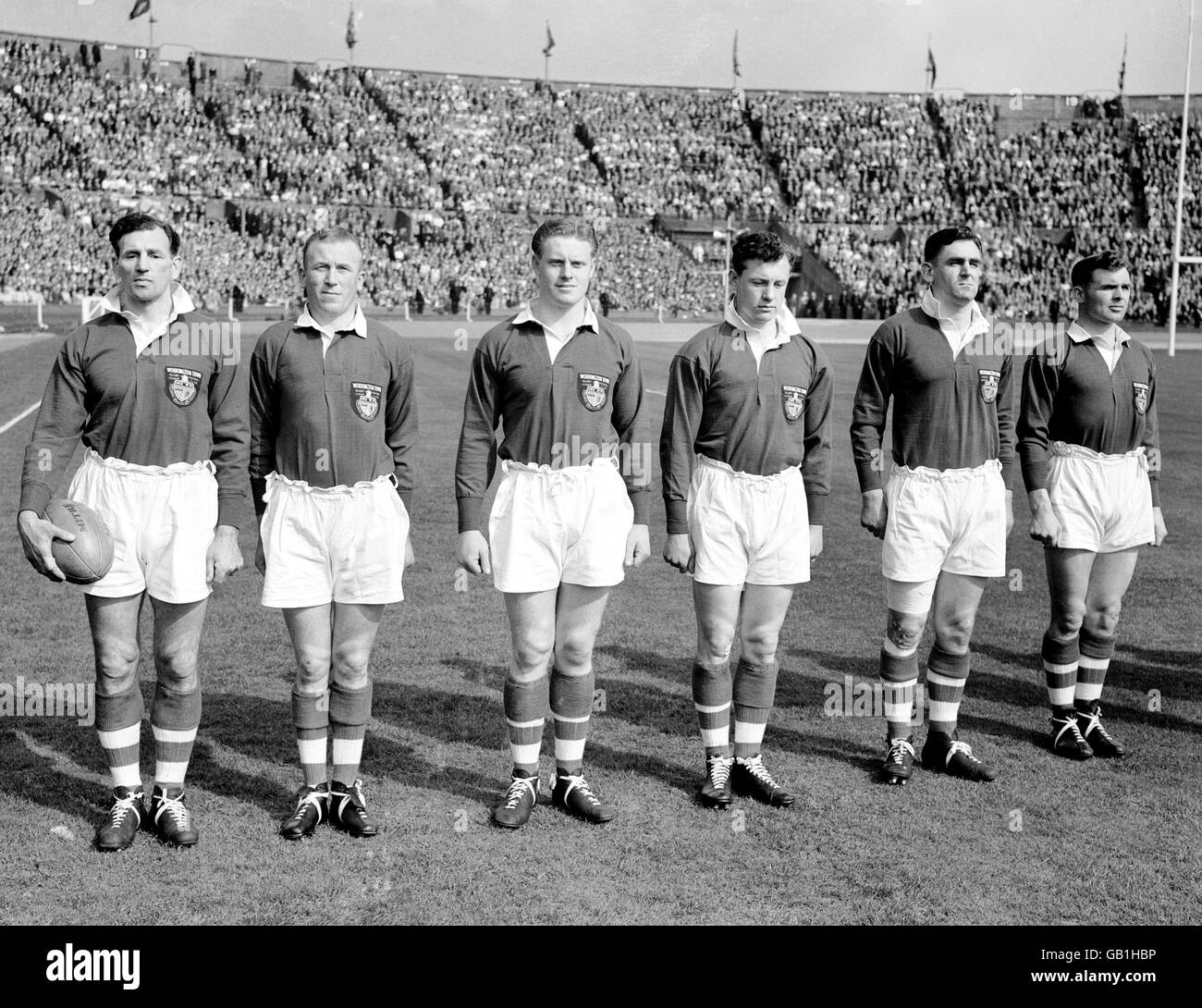 (L-R) Workington Town vor dem Spiel: Gus Risman, Johnny Lawrenson, Tony Paskins, Eppie Gibson, Bevan Wilson, Jackie Thomas Stockfoto