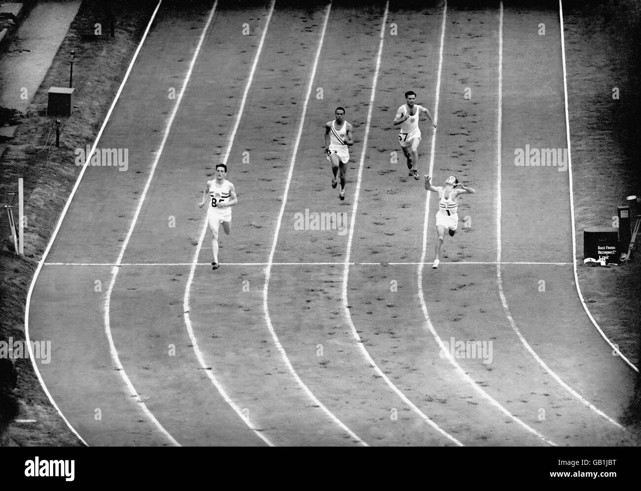 Heat 7 der ersten Runde der 200 m Männer. L-R; John Fairgrieve (Großbritannien), Raul Mazorra Zamora (Kuba), Kemal Aksur (Türkei), Gerardo Bonnhoff (Argentinien). Stockfoto